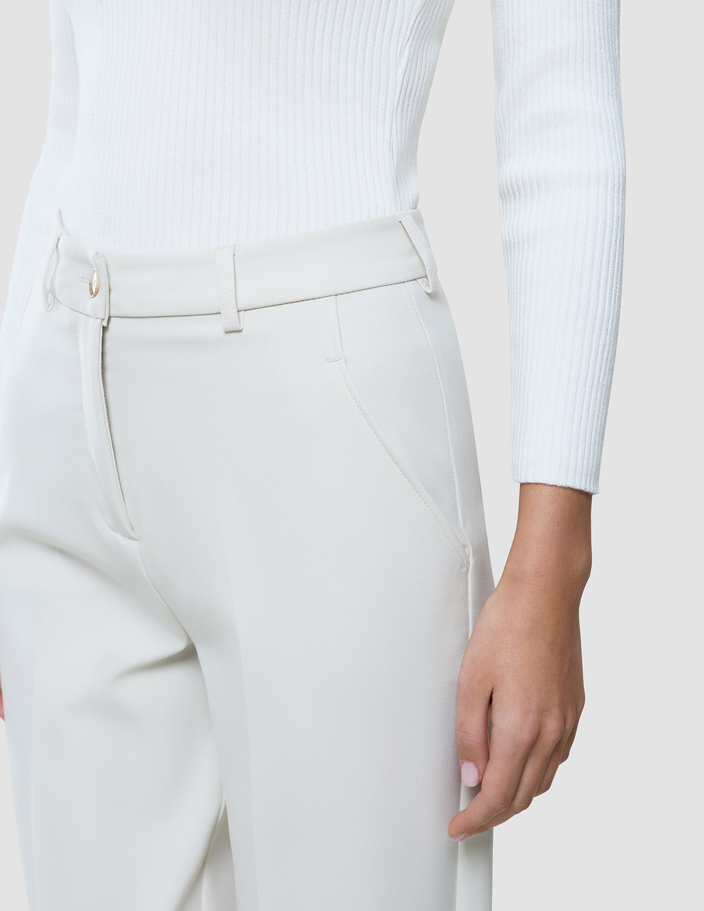 Women Essential Pants Tapered Off White
